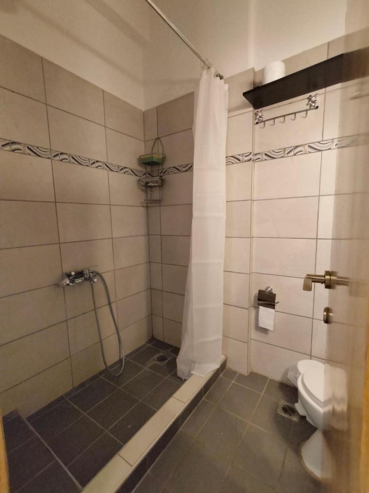 Elegant Central Apartment In Volos Buitenkant foto